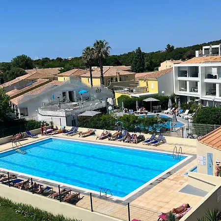 Naturistecapdagde Village Naturiste Nude * אגדה